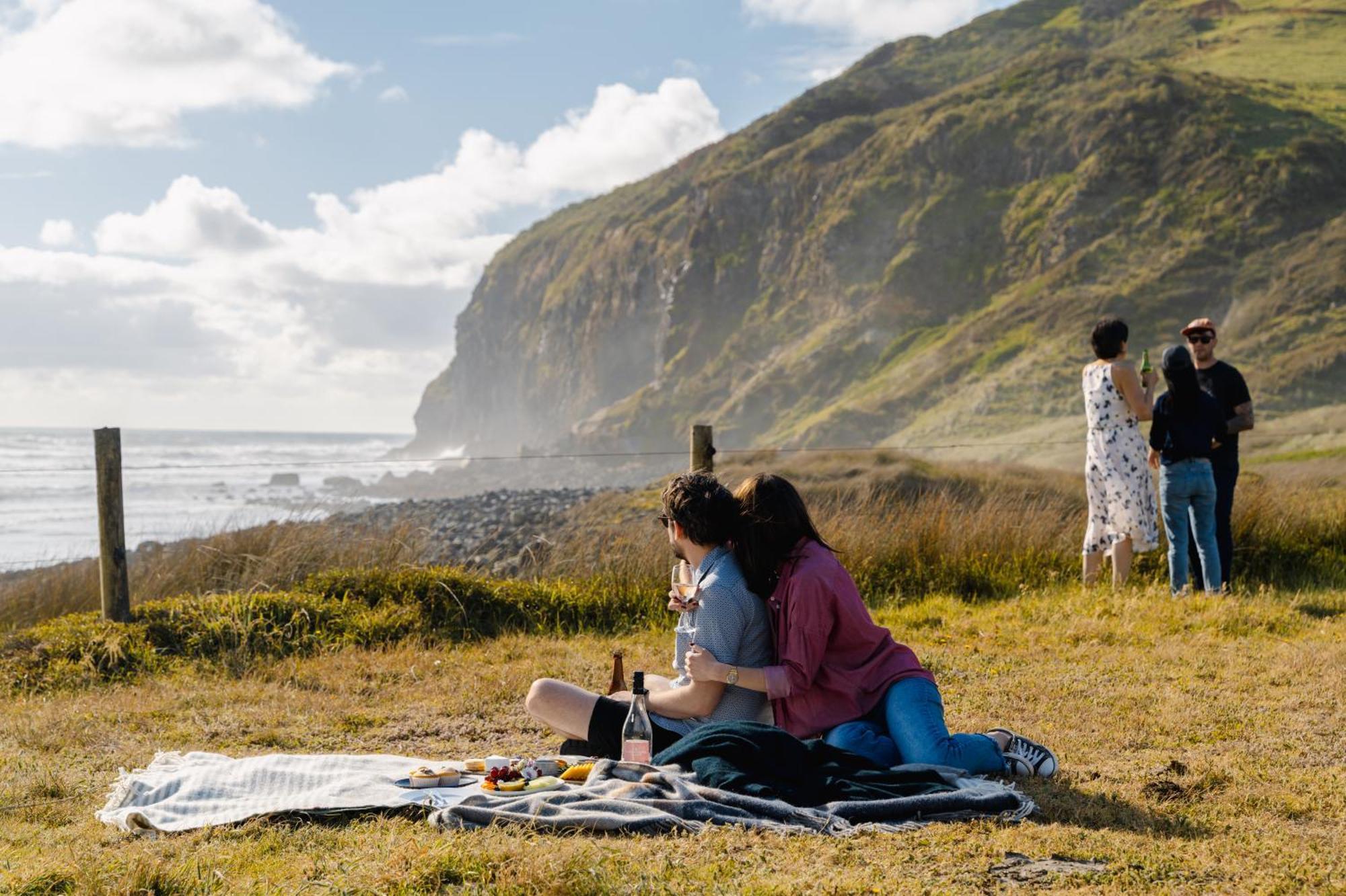 Te Karaka Lodge Port Waikato Eksteriør bilde